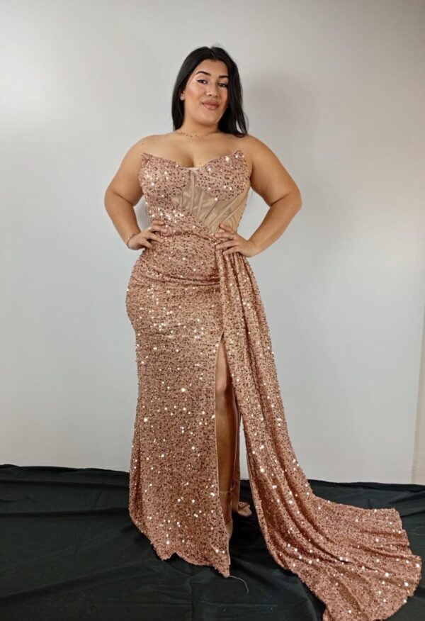 VESTIDO COLA DE SIRENA CHAMPAN