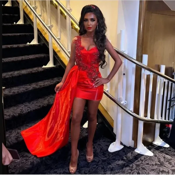 Vestidos  rojo  con apliques PERSONALIZADO