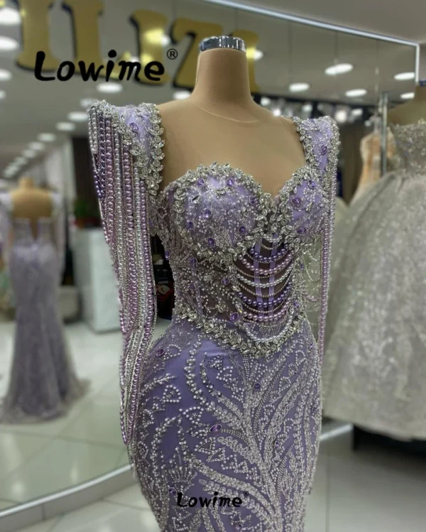 Vestido  morado de lujo, corte  sirena con borlas Alta Costura